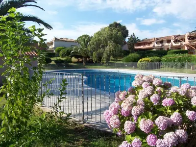 Appartement à Conca, Appartement à Favone - Piscine, Tennis, Climatisation, Parking - À 500m de la plage FR-1-394-295 N°885267