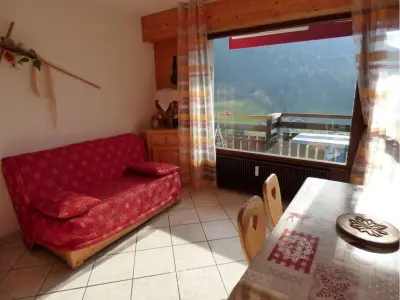 Appartement à Le Grand Bornand, Studio rénové avec cabine - 26m² - 5 pers - Balcon exposé sud - Près skibus et remontées mécaniques - L885305