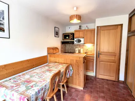 Appartement 2 pièces + coin montagne, balcon sud, au centre du village - Photo 3