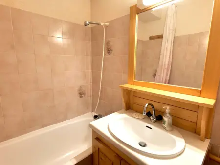 Appartement 2 pièces + coin montagne, balcon sud, au centre du village - Photo 9