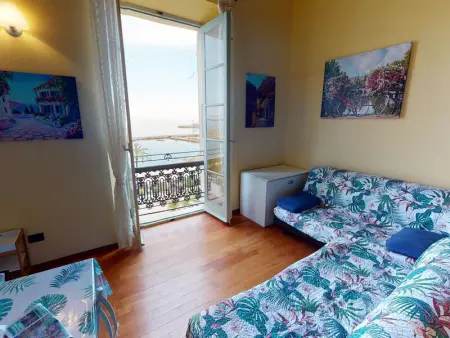 Appartement à Menton, Joli studio mezzanine, proche plages, Wifi et animaux admis - L885316