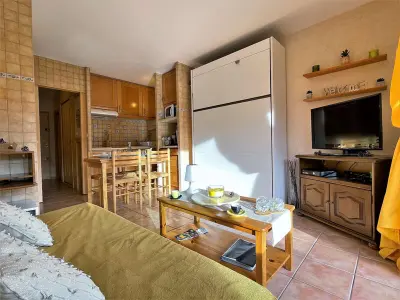 Appartement à Le Dévoluy, Studio au pied des pistes pour 4 avec Wifi, parking et animaux admis - L885345