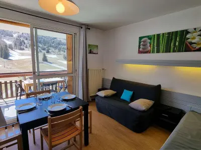 Appartement à Le Dévoluy, Studio cosy proche pistes avec Wifi, parking et animaux admis - L885351