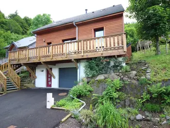 Chalet in Mont Dore,Chalet moderne 92m² avec garage, bornes de recharge, Wi-Fi, proche du centre FR-1-608-206 N°831990