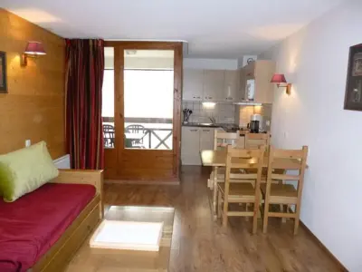 Appartement à Brides les Bains, Studio confortable avec balcon, Parking et Wi-Fi inclus - 1er étage, quartier calme à Brides-les-Bains - L885383