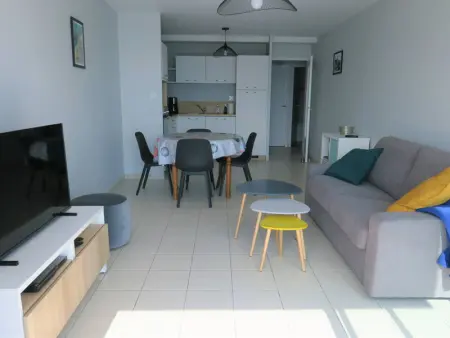 Appartement rénové 2 chambres avec WIFI et parking à Perros-Guirec - Photo 1