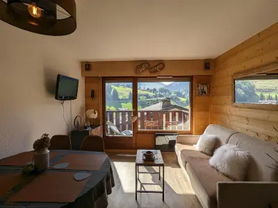 Appartement à La Clusaz, Appartement rénové 2023 au centre de La Clusaz avec balcon, garage, et accès facile aux pistes - L969115