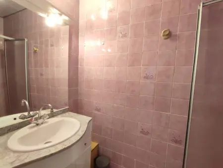 Appartement central à Trébeurden, 500m plage, proche commerces, 2 chambres, 3 salles d'eau - Photo 9