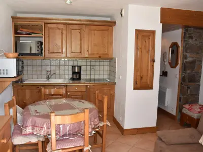 Appartement à Pralognan la Vanoise, Appartement 3 pièces avec terrasse, parking et accès pistes – Pralognan - L885489