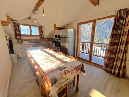 Appartement à Valfréjus, Grand appartement 10/12 pers, 5 pièces, proche pistes et centre - L965415