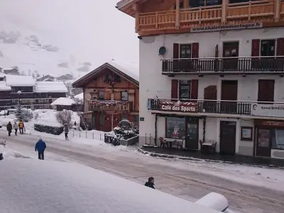 Appartement à Arêches Beaufort, Studio Cosy au Cœur d'Arêches-Beaufort, Proche Pistes & Commerces, Idéal Couple + Enfant - L885693