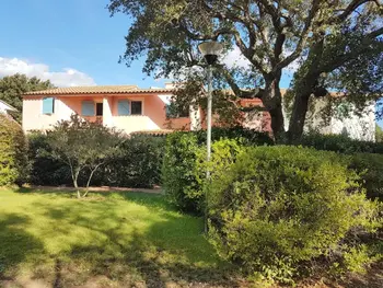 House in Lecci,Mini-villa climatisée pour 4/5 pers. à 250m plage de sable fin à St Cyprien, proche commerces et activités FR-1-394-309 N°832089