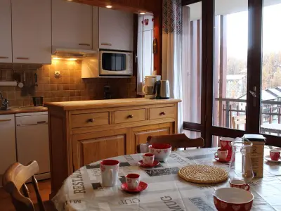 Appartement à Vars, Studio cosy avec coin montagne, balcon, à 100m des pistes et 10m des commerces à Vars Les Claux - L885749