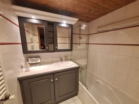 Charmant 4 pièces au pied des pistes avec piscine - Photo 11