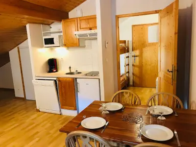 Appartement à Samoëns, Studio mansardé avec balcon, piscine et parking souterrain à Samoëns - L885805