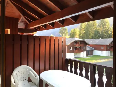 Studio mansardé avec balcon, piscine et parking souterrain à Samoëns - Photo 4