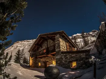 Chalet en Val d'Isère,Magnifique Chalet au Calme près des Remontées Mécaniques à Val-d'Isère FR-1-519-32 N°832101