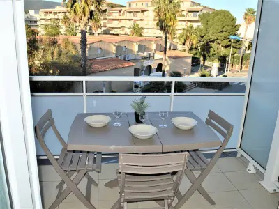 Appartement à Cavalaire sur Mer, Studio rénové climatisé, 3 couchages, proche port et casino à Cavalaire-sur-Mer - L885845