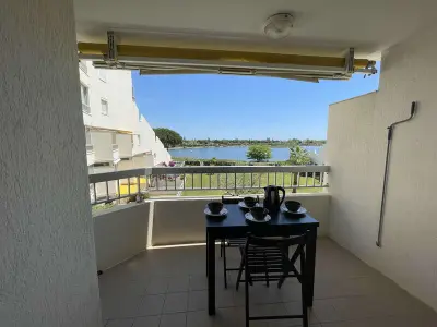 Appartement à Port Camargue, Deux pièces rénové avec terrasse, parking privé à Port Camargue - L886031
