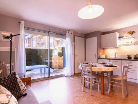 Confort et Accès Facile : Proche Télécabine, 2 Chambres - Photo 1