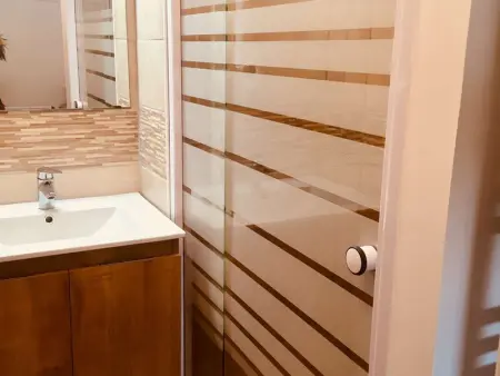 Appartement rénové 8 pers, terrasse, ski, wifi - Photo 13