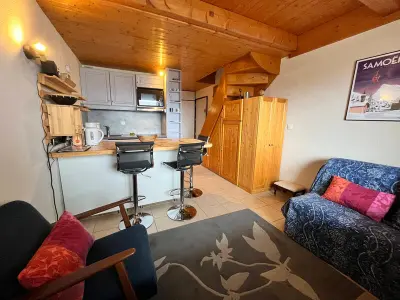 Appartement à Samoëns, Joli T3 ensoleillé, proche centre, avec balcon, parking et casier à ski - L886122