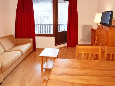 Appartement à Les Orres, Studio skis aux pieds avec balcon, centre station - L886125