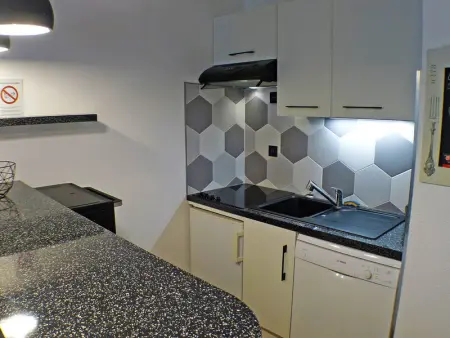 Appartement Confortable avec Piscines, Terrasse et Parking à Samoëns - Photo 2