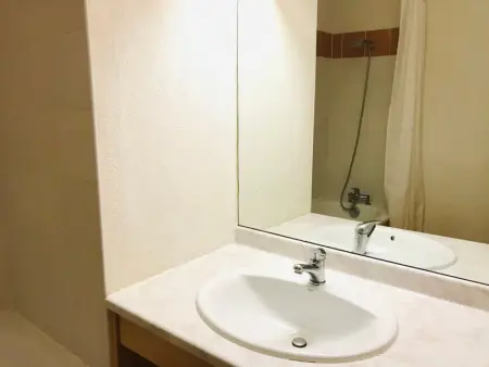 Appartement Confortable avec Piscines, Terrasse et Parking à Samoëns - Photo 9