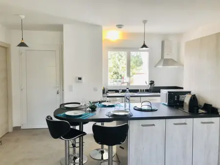 Appartement 2 pièces à Calvi avec terrasse et parking - Photo 2