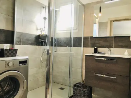 Appartement 2 pièces à Calvi avec terrasse et parking - Photo 4