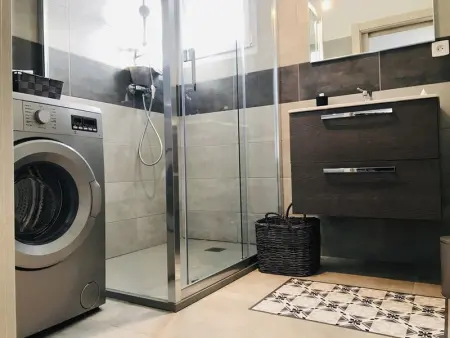 Appartement 2 pièces à Calvi avec terrasse et parking - Photo 13