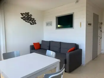 Appartement à Balaruc les Bains, Appartement 2 étoiles à 5 min des thermes avec parking et clim, animaux acceptés - L886207