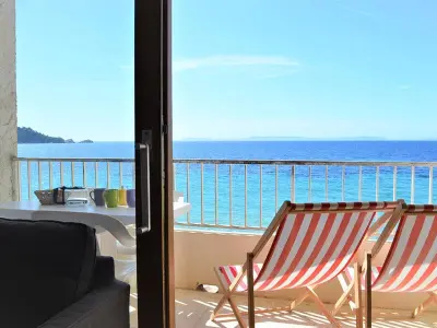 Appartement à Le Lavandou, Studio sur plage Cavalière avec terrasse, 1er étage, 2 couchages - L886302