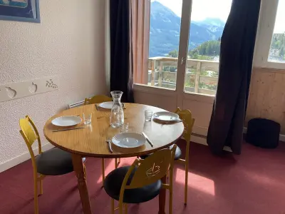 Appartement à Orcières Merlette, Maxi studio lumineux pour 4 pers. à Orcières Merlette, proche pistes et commerces, loggia sud - L886414