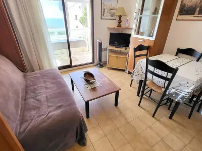 Appartement à Six Fours les Plages, T2 avec parking, piscine, tennis - 200m plages et commerces - L886437