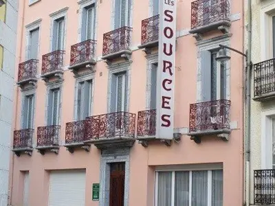 Appartement à Cauterets, Appartement T3 pour 5 personnes, centre-ville, à 300m des pistes et 50m des thermes, balcon, casier à skis - L886451