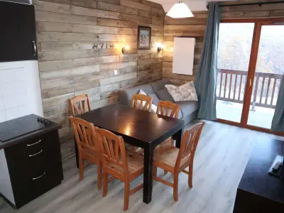 Appartement à Les Orres, Appartement standing 6/7p avec piscine, sauna, hammam, wifi, animaux admis - Les Orres 1800 - L886501
