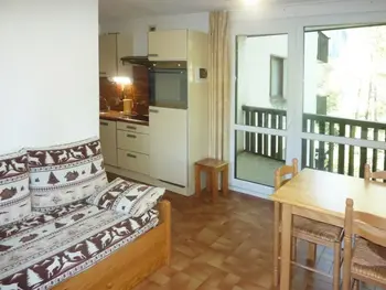 Appartement à Les Orres, Appt skis aux pieds avec parking, balcon, 4 lits, animaux acceptés - L886518