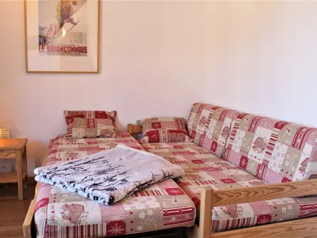 Studio cosy pour 4 à Risoul 1850, au pied des pistes, balcon ouest, 2 étoiles - Photo 4