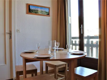 Studio cosy pour 4 à Risoul 1850, au pied des pistes, balcon ouest, 2 étoiles - Photo 6