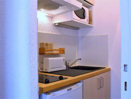 Studio cosy pour 4 à Risoul 1850, au pied des pistes, balcon ouest, 2 étoiles - Photo 8