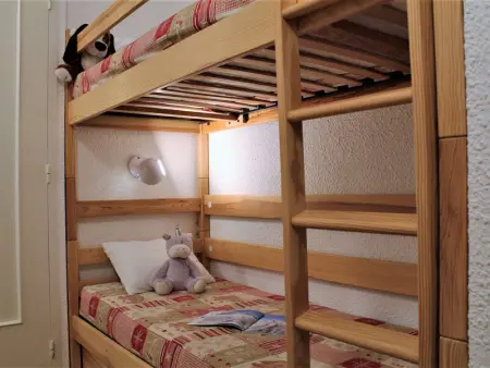 Studio cosy pour 4 à Risoul 1850, au pied des pistes, balcon ouest, 2 étoiles - Photo 10