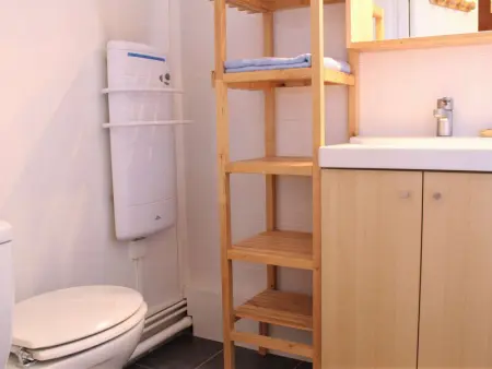 Studio cosy pour 4 à Risoul 1850, au pied des pistes, balcon ouest, 2 étoiles - Photo 12