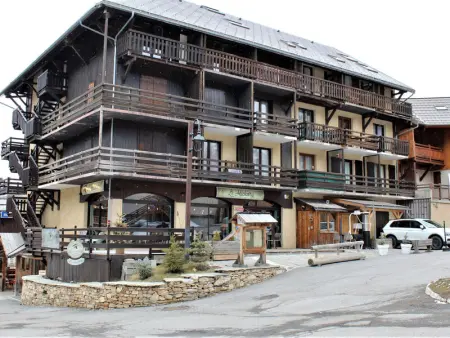 Studio cosy pour 4 à Risoul 1850, au pied des pistes, balcon ouest, 2 étoiles - Photo 20