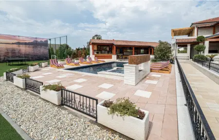 Location Maison 10 personnes à Vir - Photo 10