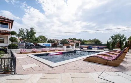 Location Maison 10 personnes à Vir - Photo 14