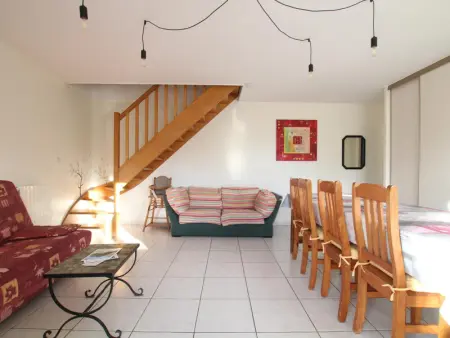 Maison mitoyenne avec terrasse à Lessay, idéale pour familles - Photo 6