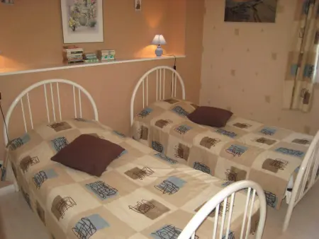 Maison mitoyenne avec terrasse et barbecue proche de Lessay - Photo 2