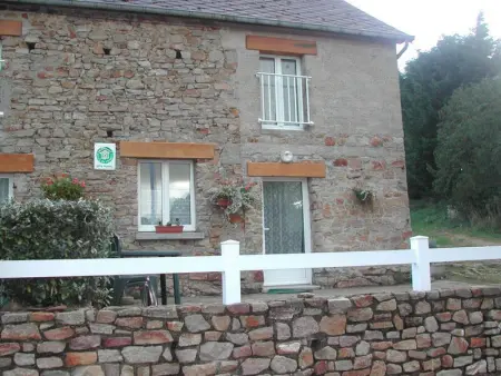 Maison mitoyenne avec terrasse et barbecue proche de Lessay - Photo 5